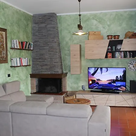 Apartment La Perla Sul Lago Monte del Lago