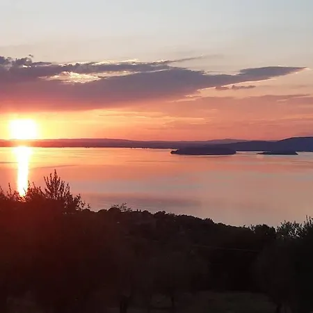 La Perla Sul Lago Apartment *