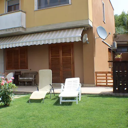 La Perla Sul Lago Apartment